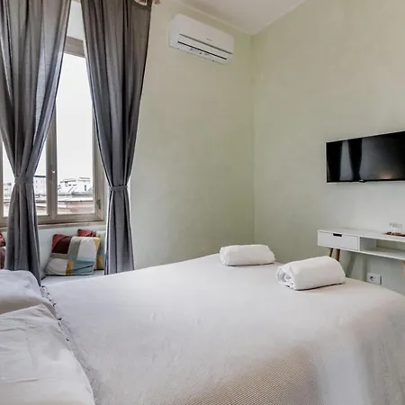 Πανσιόν House Piramide